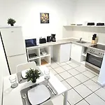 Lejlighed Mit 2 Einzelbetten, Terrasse, Parkplatz, Wlan, Voll Ausgestattet - Monteurwohnung Mf01 Lendringsen