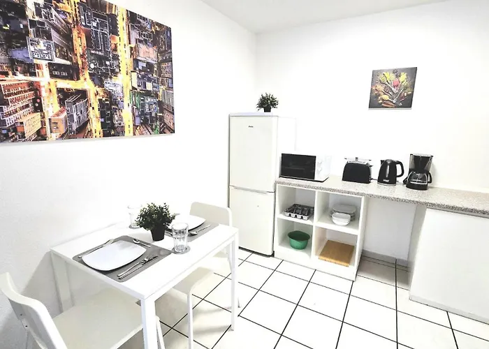 Mit 2 Einzelbetten, Terrasse, Parkplatz, Wlan, Voll Ausgestattet - Monteurwohnung Mf01